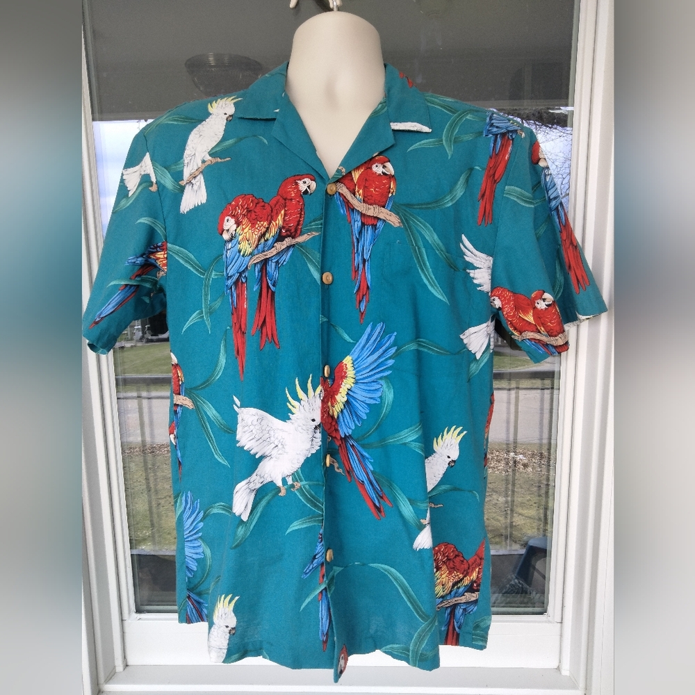 Men's "Paradise Found" 100% Cotton Hawaiian Shirt. Made in Honolulu. Size M.